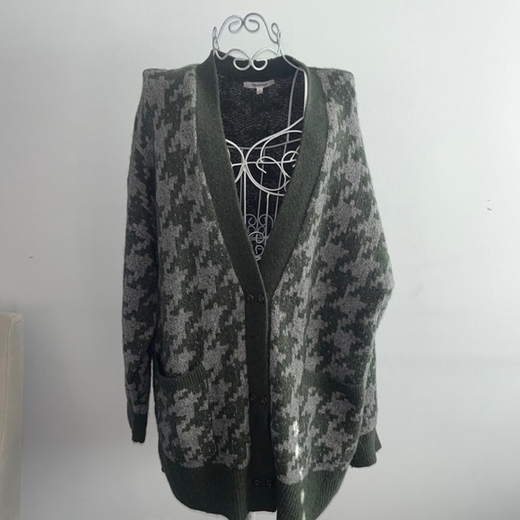 Madewell Allston
Double-Button Cardigan
Sweater in Grn Grey
Houndstooth Sz XL - Picture 1 of 10